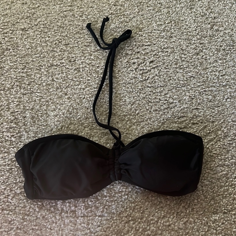 NWOT: Old navy black swim suit top size small
